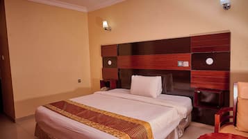 1 habitación y escritorio