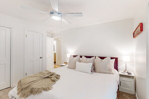 2 bedrooms, Internet, bed sheets - Walkable dog-friendly condo with balcony steps from Old Town Lift (Park City)