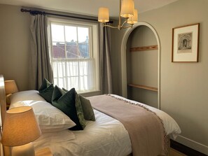 3 soverom, strykejern/-brett, wi-fi og sengetøy