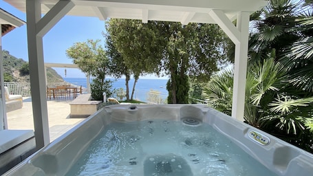 Superior Apartment | Private spa tub