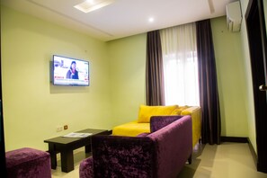 ห้องเอ็ก  เซกคิวทีฟสวีท | บริเวณนั่งเล่น