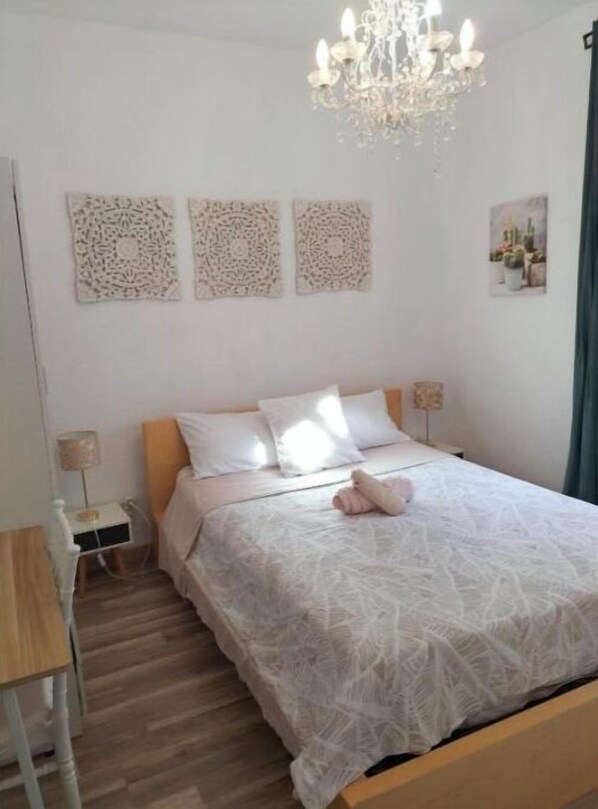 2 bedrooms, desk, iron/ironing board, free WiFi - El Coqueto de Vallecas (Madrid)