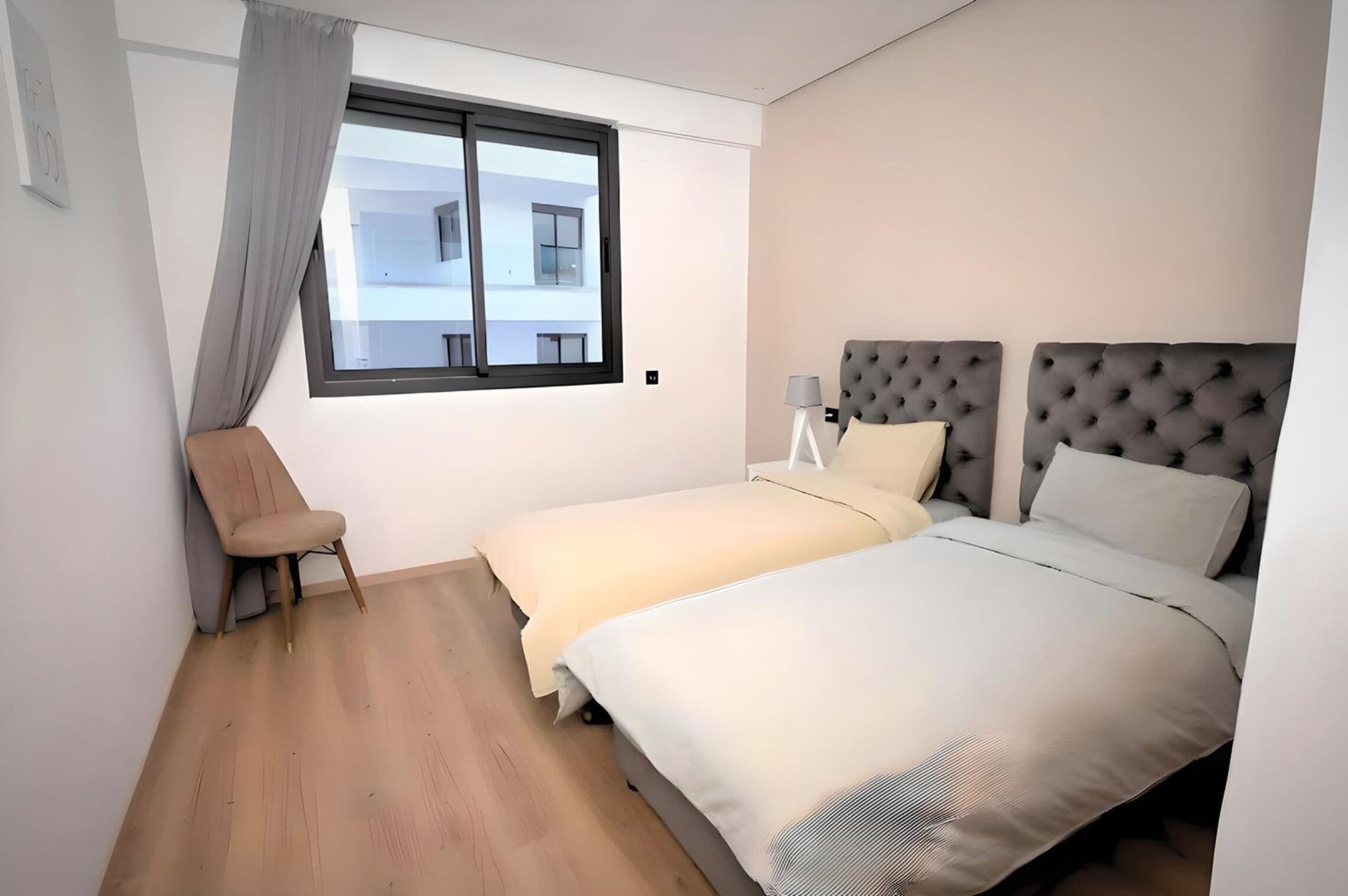 2 makuuhuonetta, silitysrauta/-lauta, ilmainen Wi-Fi, vuodevaatteet