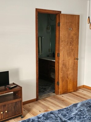 3 bedrooms, iron/ironing board, WiFi, bed sheets - In the country, 16 min. drive from Purdue University Campus & West Lafayette, IN (Brookston)