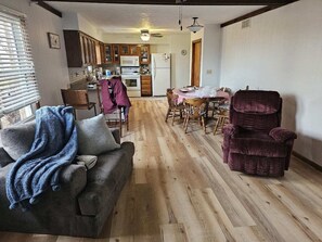 Interior - In the country, 16 min. drive from Purdue University Campus & West Lafayette, IN (Brookston)