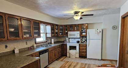 In the country, 16 min. drive from Purdue University Campus & West Lafayette, IN