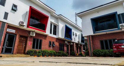 Old English Torf Apartment