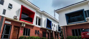 Old English Torf Apartment