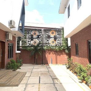 Fachada de la propiedad