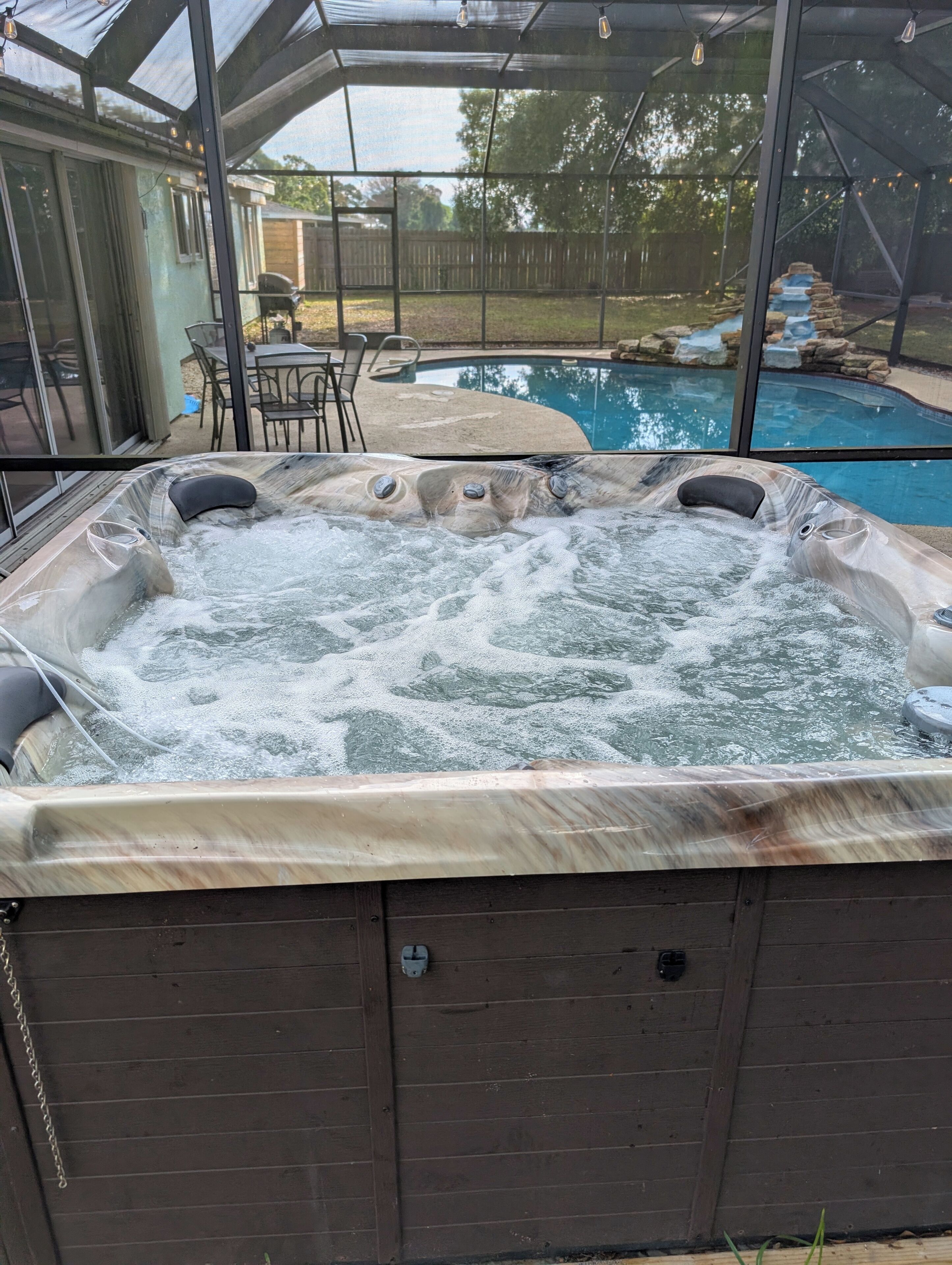 Bain à remous extérieur