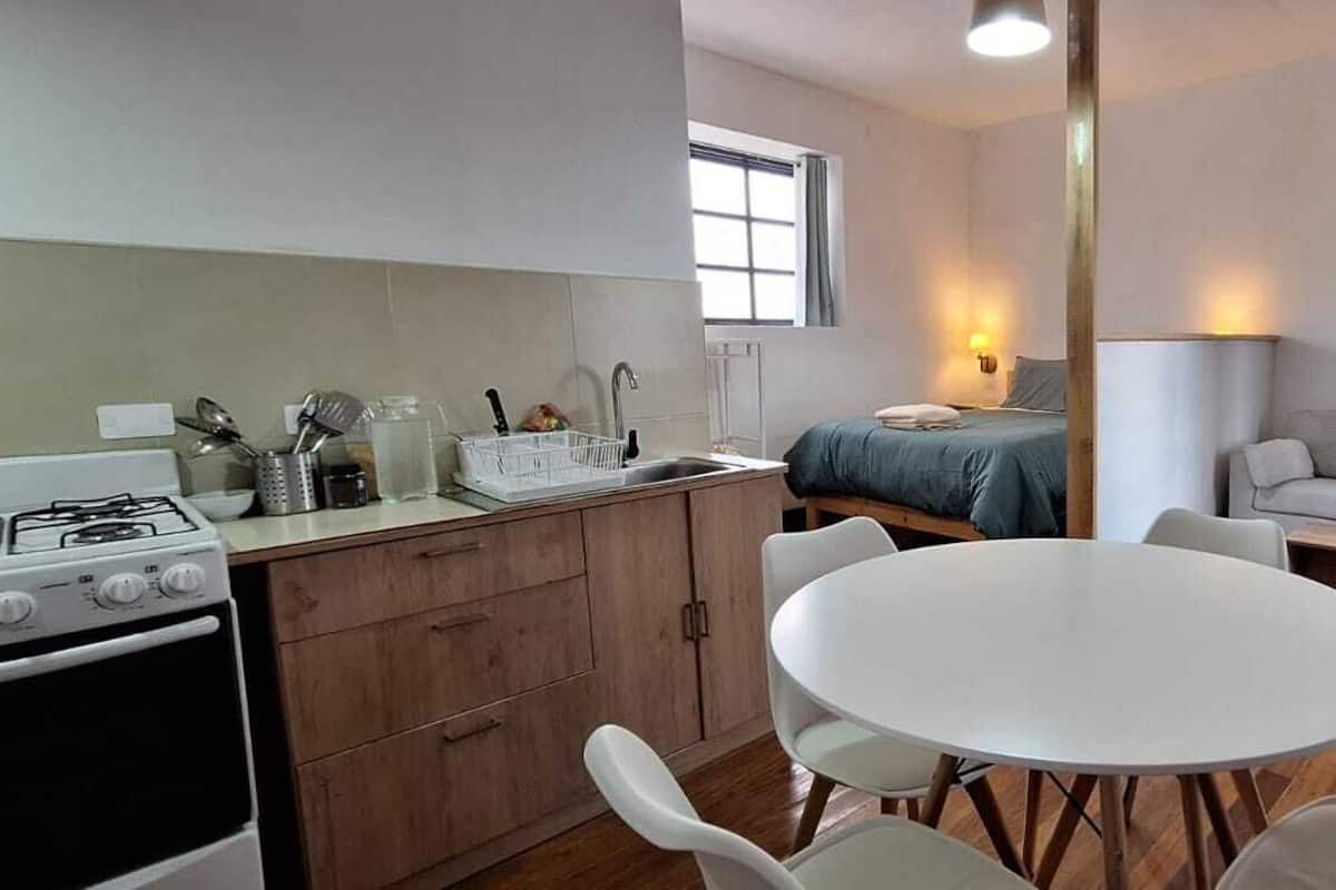 Classic Studio (ISQUN) | Premium bedding, soundproofing, free WiFi, bed sheets