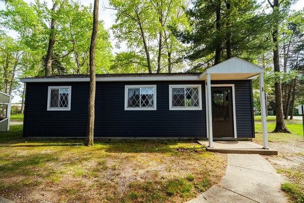 Exterior - Hidden Haven Cottages - 2 Bedroom Cottage (Lake City)