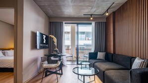 50-inch Smart TV with cable channels, Netflix, streaming services - Twenty Six Luxury Résidence (Casablanca)