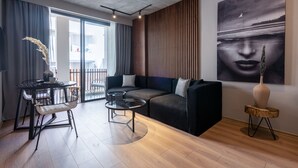 50-inch Smart TV with cable channels, Netflix, streaming services - Twenty Six Luxury Résidence (Casablanca)