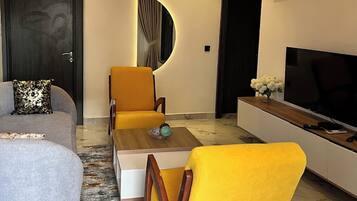 Classic Suite | Living area | Flat-screen TV