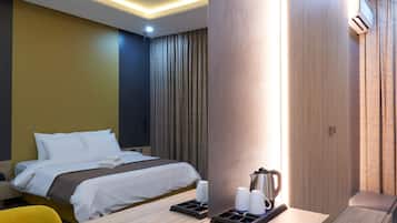 Business Suite | In-room safe, desk, free WiFi