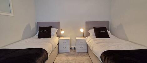 4 bedrooms, iron/ironing board, free WiFi, bed sheets