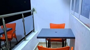 Apartment | Outdoor dining