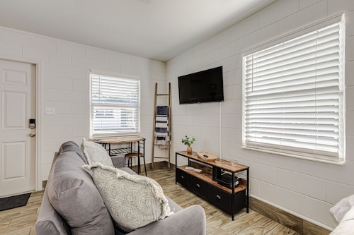 Studio Apartment in Winter Haven, FL