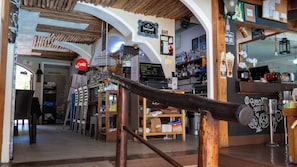 Bar (in der Unterkunft)