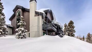 Condo (3 Bedrooms) | Exterior