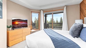 Condo (3 Bedrooms) | 3 bedrooms, laptop workspace, iron/ironing board, bed sheets