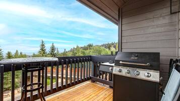 Condo (3 Bedrooms) | BBQ/picnic area