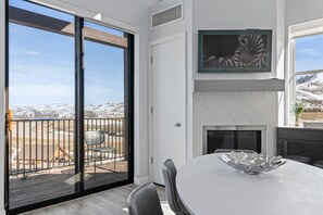 Dining - KBM Resorts: Mas-2003 Panoramic Sunshine, Modern 2br, 3 min Drive to Jordanelle Gondola (Heber City)