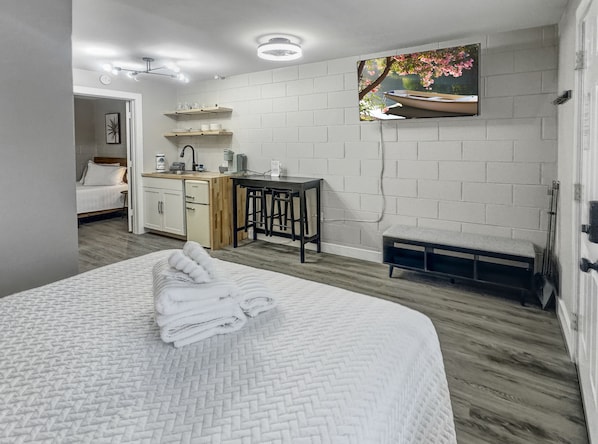 1 bedroom, free WiFi, bed sheets