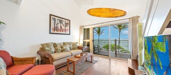 Kapaa Shore Resort A307, Oceanfront, Walk to Shops, Restaurants, Beaches