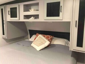 Room - "Wanderlust Wheels Retreat" (Safety Harbor)