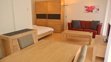 Departamento urbano | Área de sala de estar | Televisión de 50 cm con canales digitales