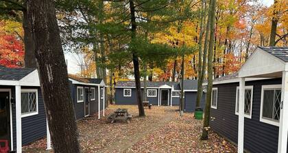 Cottage #3 Snow Day, 2 Bedroom Cottage