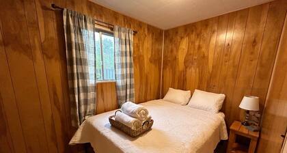 Cottage #3 Snow Day, 2 Bedroom Cottage