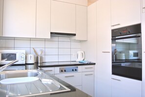 城市公寓 | 私人厨房 | 冰箱、微波炉、烤箱、炉灶