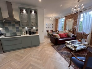 Living area - 2 bedroom apartment with one bathroom in Nice, located 15min walk from Promenade (Nice)