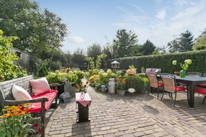 Deluxe Double Room, Garden View, Ground Floor | View from room - B&B Het Pronkbed (Oirschot)