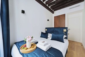 2 Schlafzimmer, Schreibtisch, Bügeleisen/Bügelbrett, WLAN