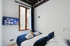 2 Schlafzimmer, Schreibtisch, Bügeleisen/Bügelbrett, WLAN