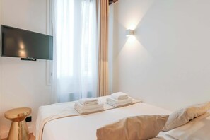 2 Schlafzimmer, Schreibtisch, Bügeleisen/Bügelbrett, WLAN