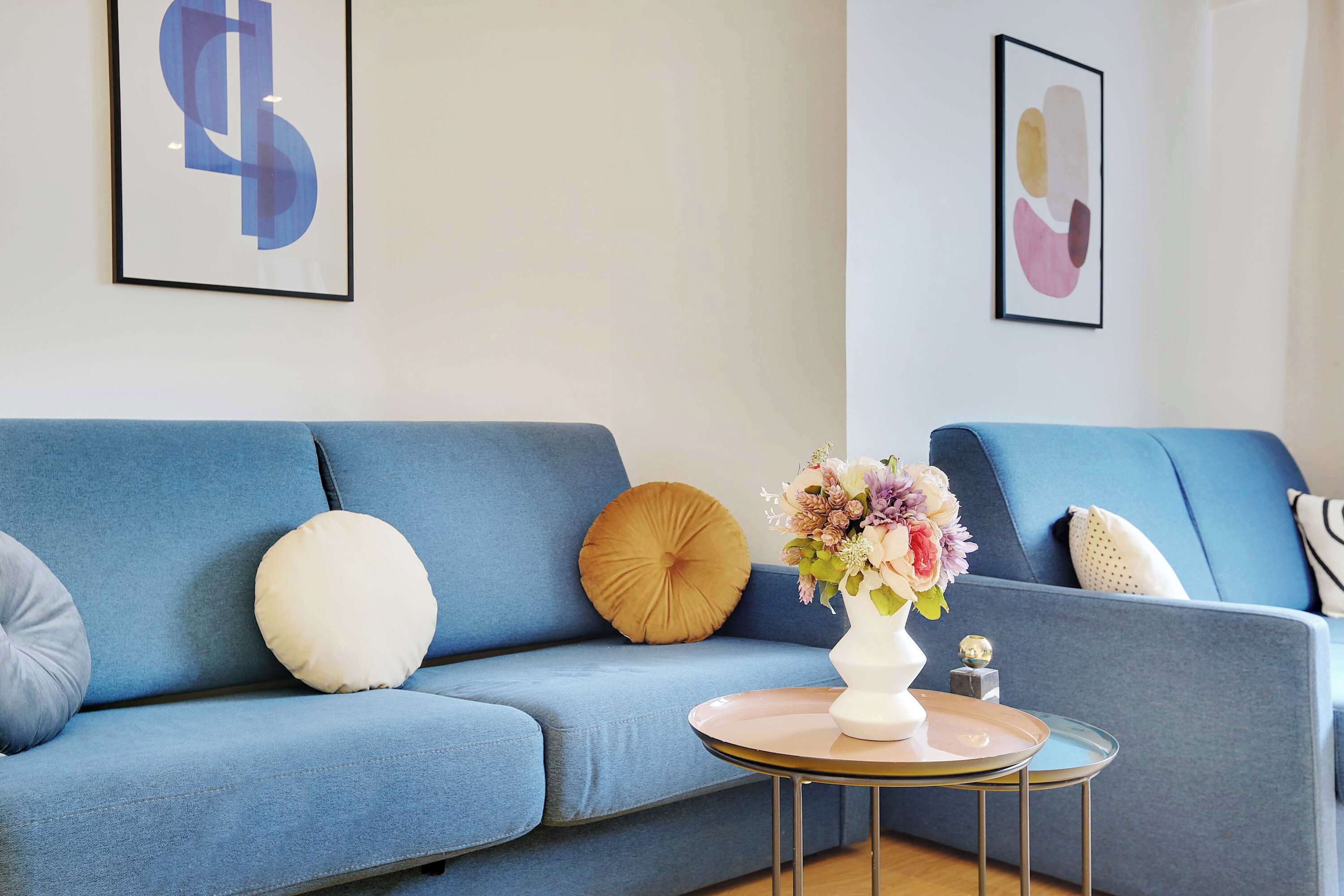 Televisión y oficina 