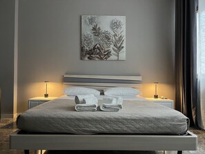 1 bedroom, free WiFi, bed sheets - Davis Apartment (Brindisi)