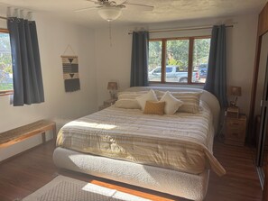 3 bedrooms, iron/ironing board, free WiFi, bed sheets - Architectural Garden Retreat (Cape Canaveral)