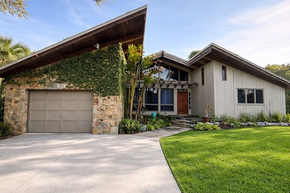 Exterior - Architectural Garden Retreat (Cape Canaveral)