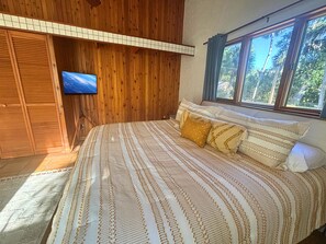 3 bedrooms, iron/ironing board, free WiFi, bed sheets - Architectural Garden Retreat (Cape Canaveral)