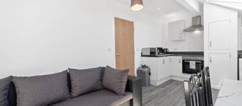 Bradford City Centre Apartment 5