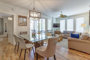 Interior - Observation Pointe South Oasis - Beautifully Updated 2-Bedroom Retreat with Village Views at Sandestin Golf and Beach Resort! (Miramar Beach)