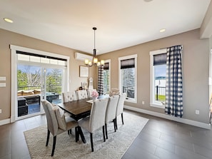 Dining - Big Sky Lodge Sunset Suite. Luxury Lodging on Long Lake Saint David Maine. (Madawaska)