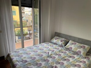 2 makuuhuonetta, silitysrauta/-lauta, Wi-Fi, vuodevaatteet