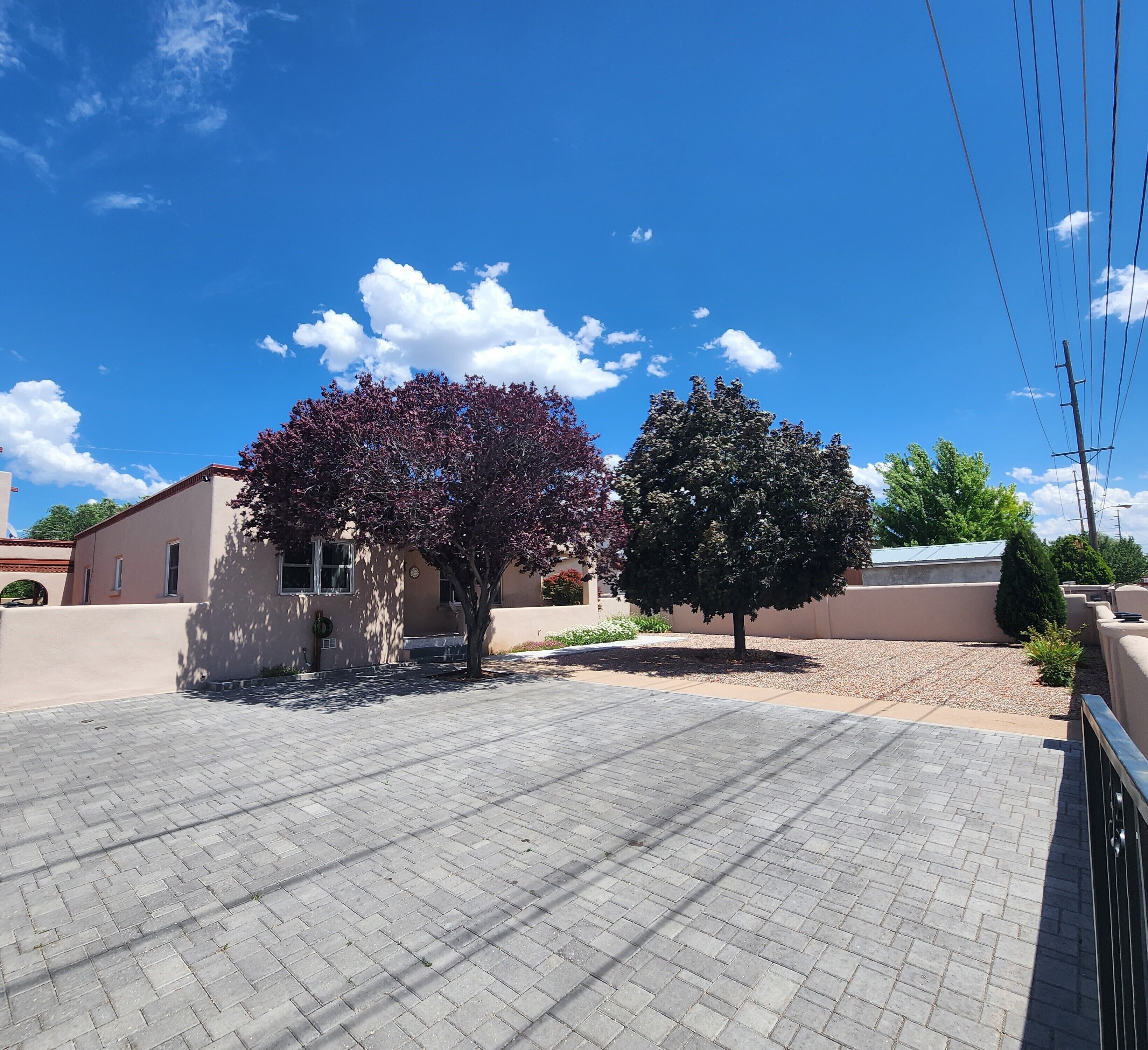 Adobe Oasis Near Downtown - 5 minutes away from Historic Downtown Santa Fe!